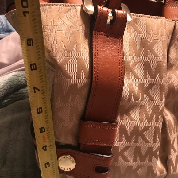 Michael Kors bag - Picture 6 of 8
